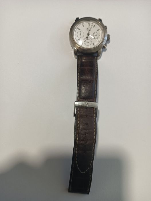 Ceas Ferrari dar fara o curea