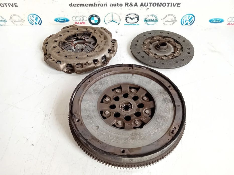 Kit Ambreiaj Volanta Masa Dubla Mercedes C Class W204 2.2 Cdi Euro 4 Motor 646811 Cutie Manuala 6+1