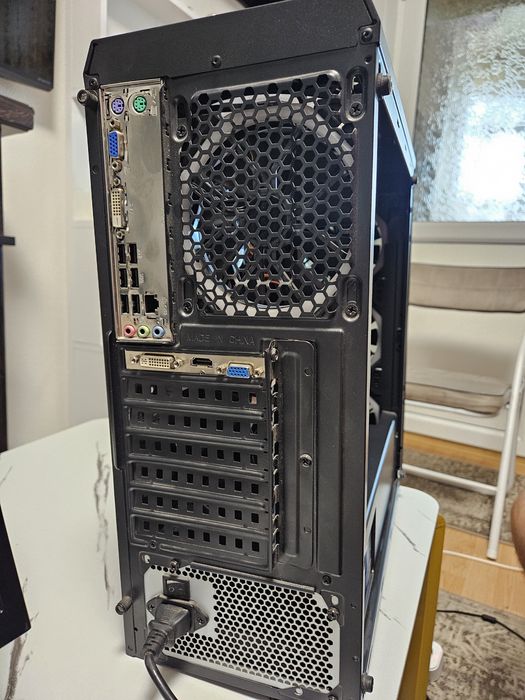 Unitate PC Emipire Gaming