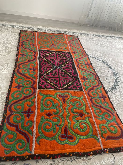 сырмақ, түс киіз