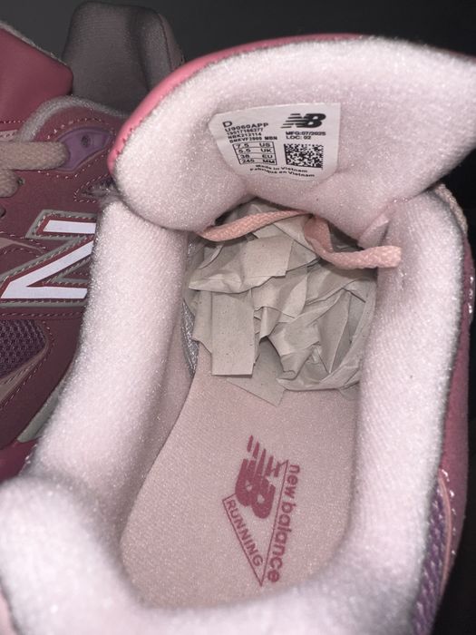 Adidasi inspired by New Balance 9060