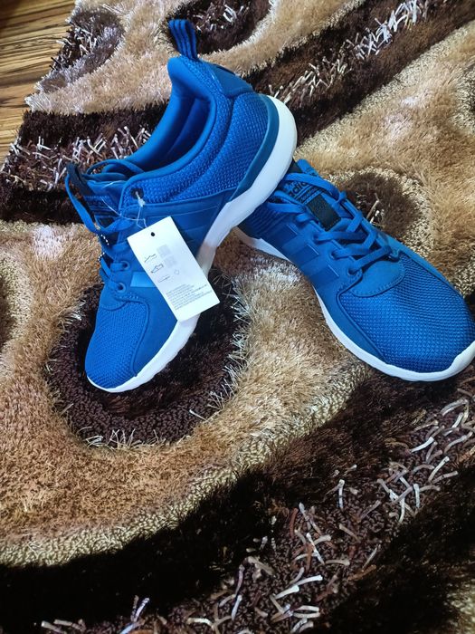 Vând Încălțăminte Adidas