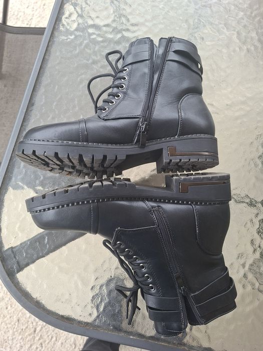 Bocanci dama moderni