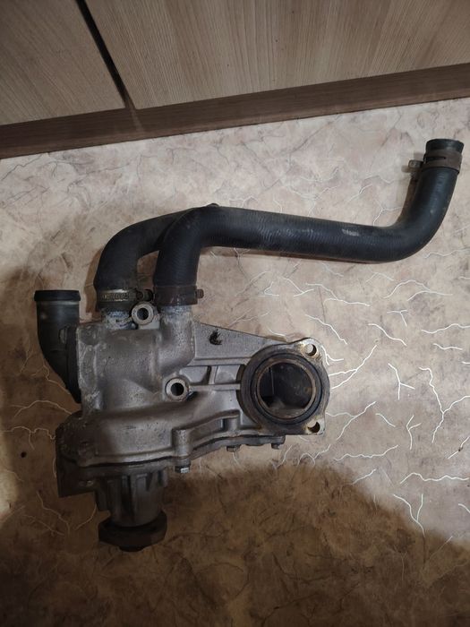 Продам помпа ауди 100С4 2.0 объем