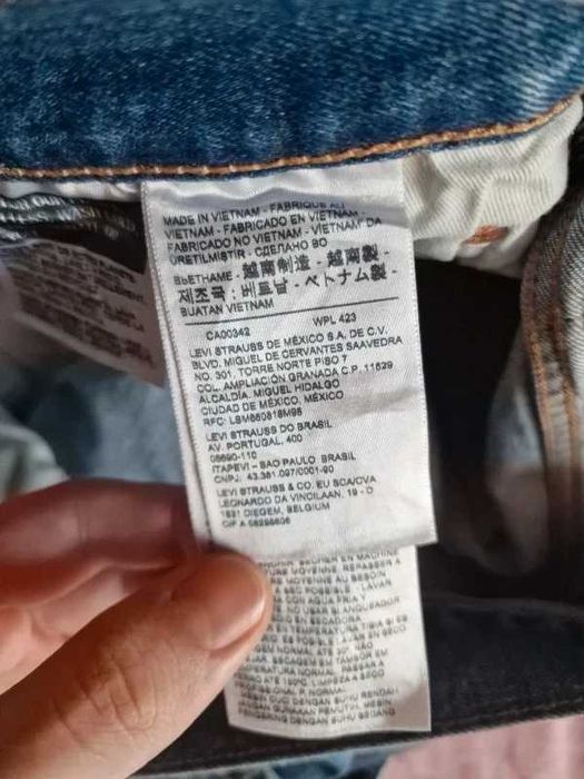 Blugi Levis 501 Albastru Deschis
