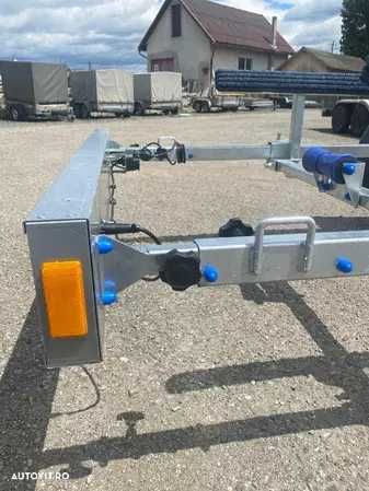 Peridoc barca 3-5m masa intre 500-750kg,FARO AQUA