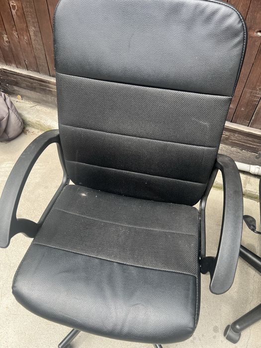 Scaun de birou, folosit, la alegere dintre cele disponibile, doar ridicate personala