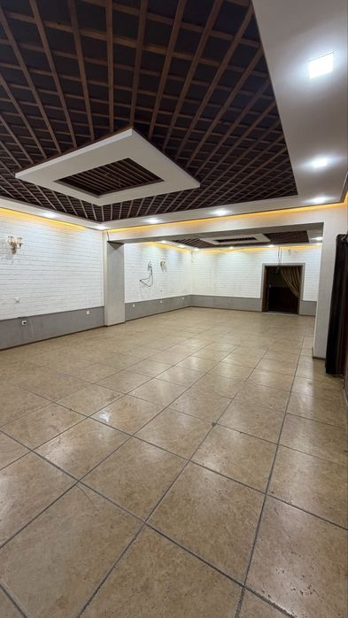 Нотурар жой ижарага берилади. Семурғ орқасида жойлашган