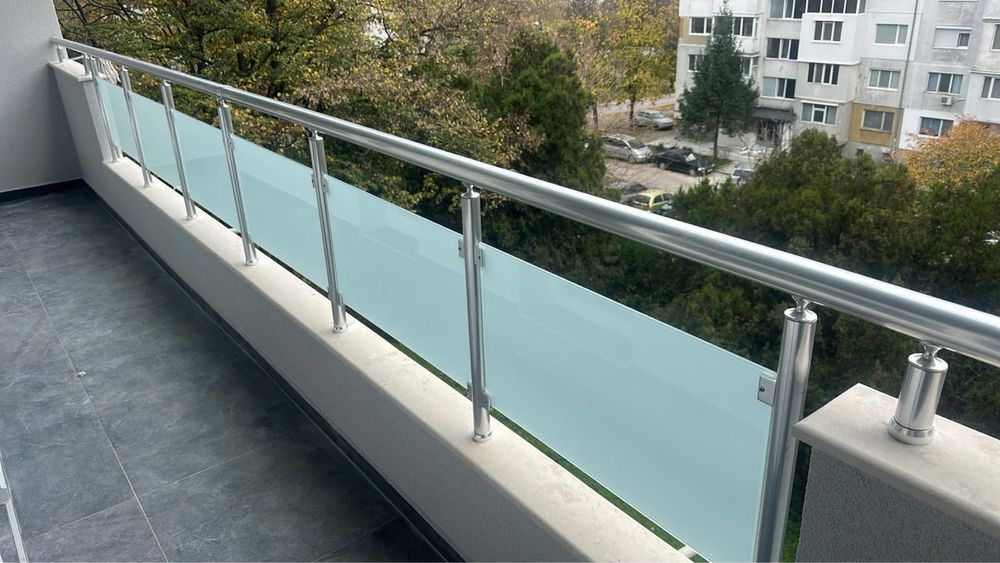 Алуминиеви и стъклени парапети – изработка и монтаж | Високо качество