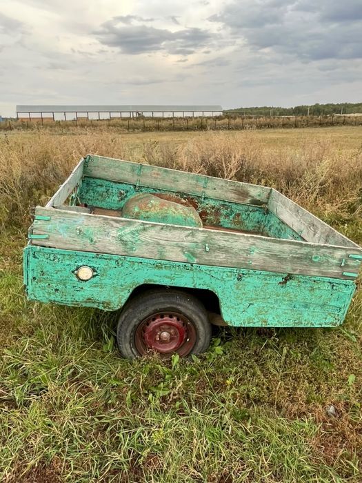 Продам прицеп с документы есть