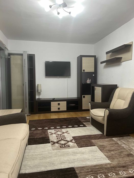 Ofer spre inchiriere apartament 3 camere, Bacau