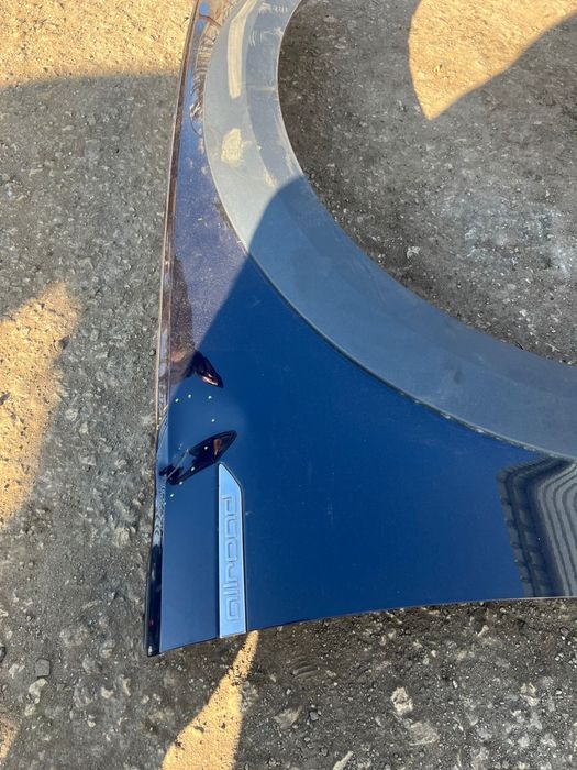 калник преден десен Audi A4 B9 комби allroad с забележка цвят lx5r