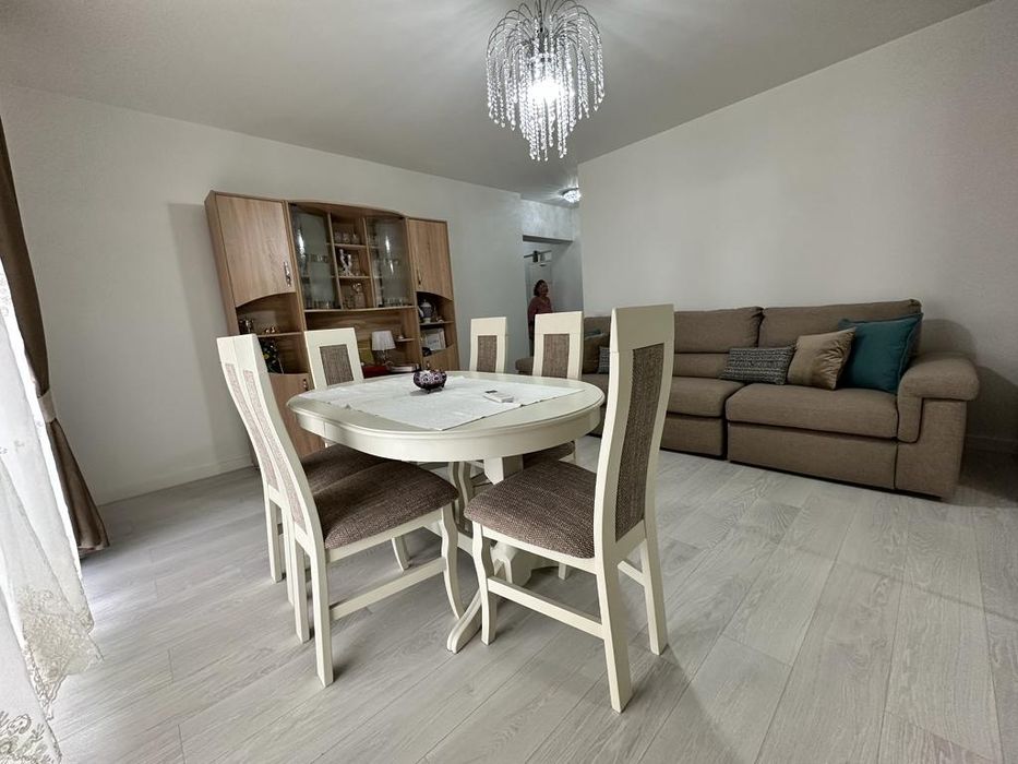 Vând apartament Bucium Visani