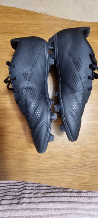 Gehte de fotbal cu crampoane Adidas