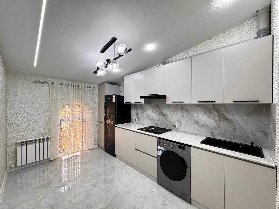 2х комнатная квартира на 6 этаже 65кв/м, в Самарканде