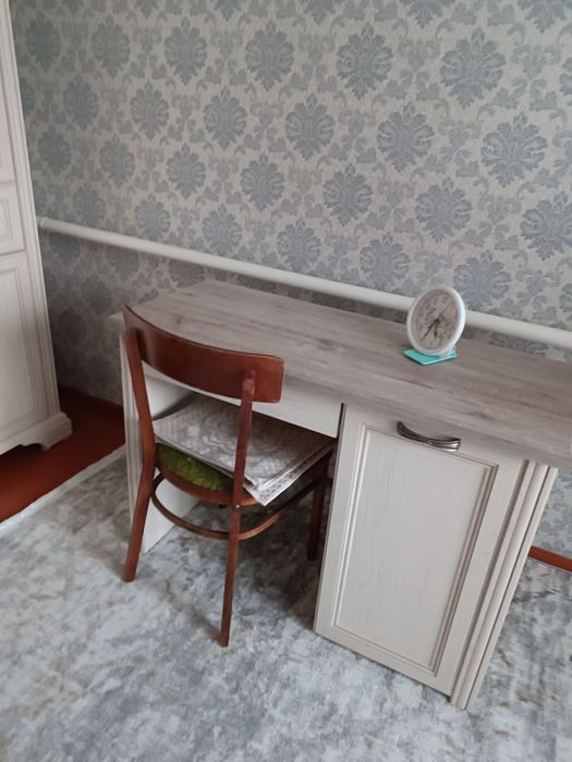 Продам  пенал , стол письменный - рабочий +кровать  производство Белар