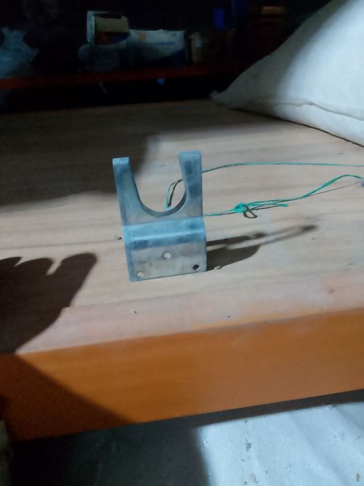 Крепление труб к профелям