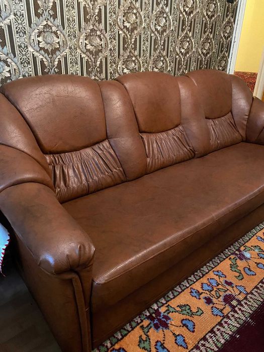 Set canapea extensibilă + 2 fotolii din piele naturală