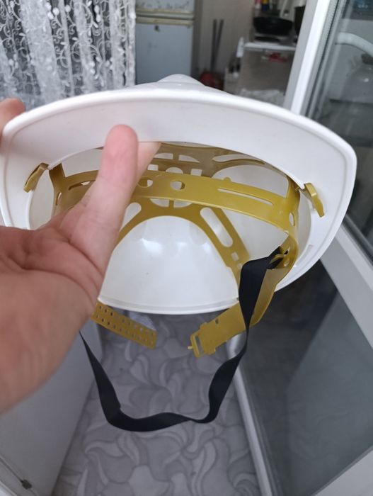 Каски строительные белые