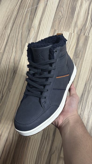 Зимные кроссовки, 43 размер