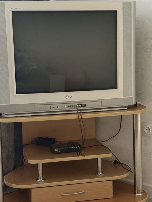 Продам телевизор