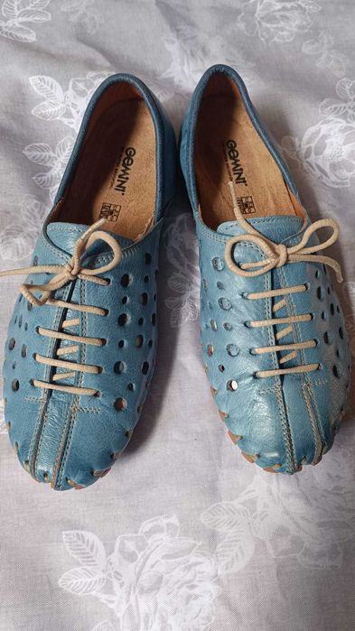 Mocasini Gemini perforați de piele