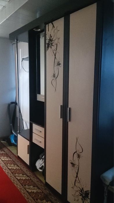 Шкаф для прихожей