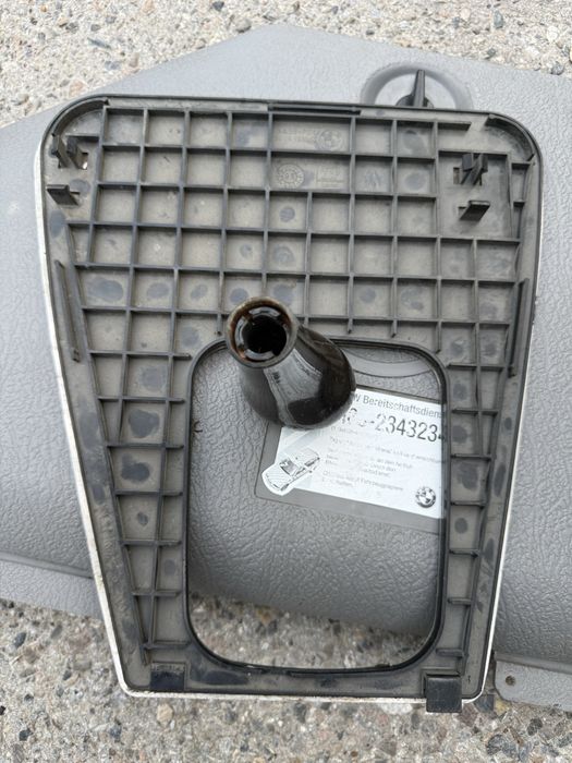 Площадка и ручка кпп на БМВ Е34