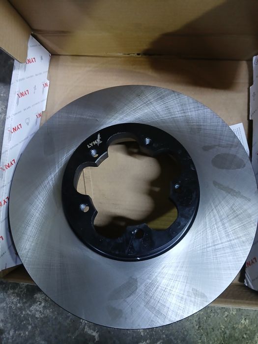 Диск переднего тормоза