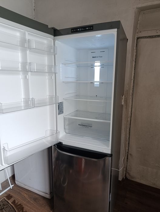 Холодильник Лджи полностью рабочий