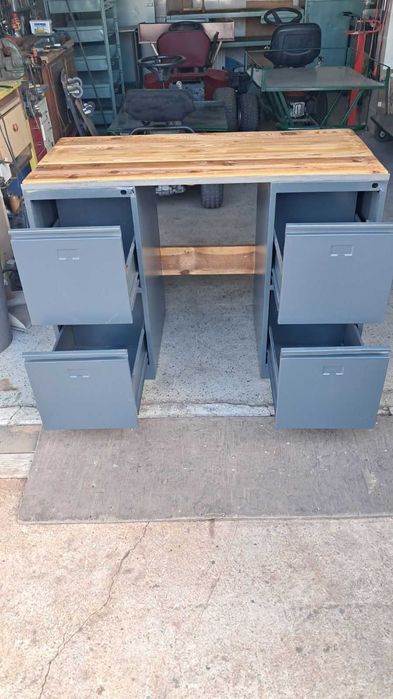 Винтидж метално бюро тезгях