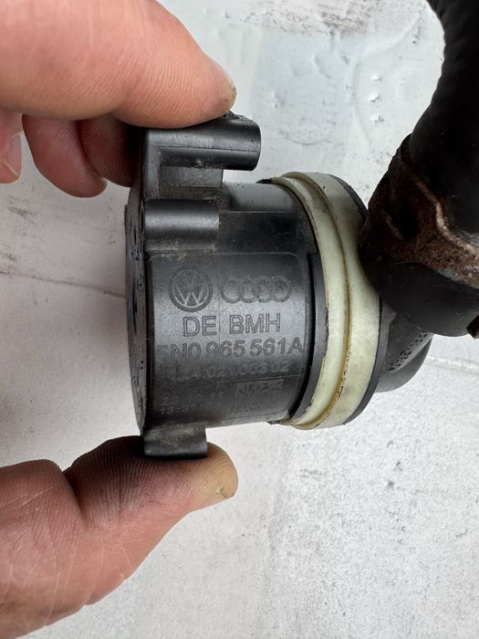 Pompa recirculare apa originala volkswagen,2.0 euro5,cod motor cffb b7