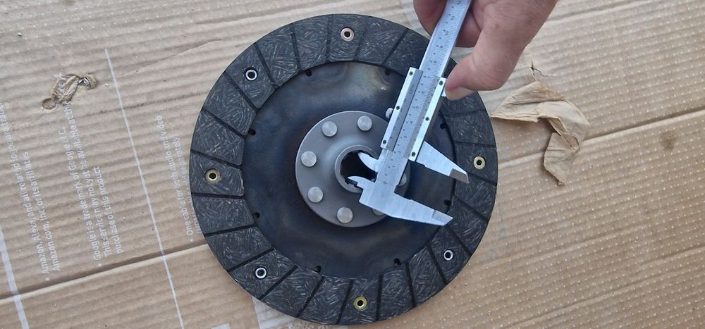 Disc ambreiaj tractor fiat 300 preț 350 lei se poate trimite prin curi