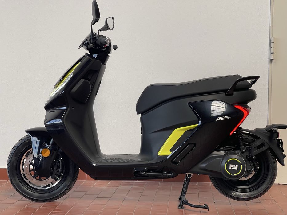 Zeeho AE6+ scuter electric