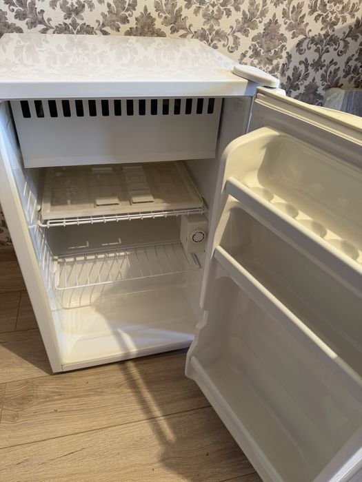 Холодильк Дэу рабочий