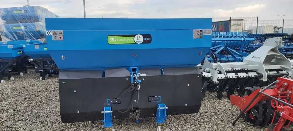 Masina de imprastiat ingrasaminte , MIG (azot) tractat