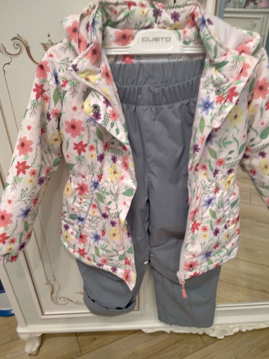Продам куртку и брюки на девочку