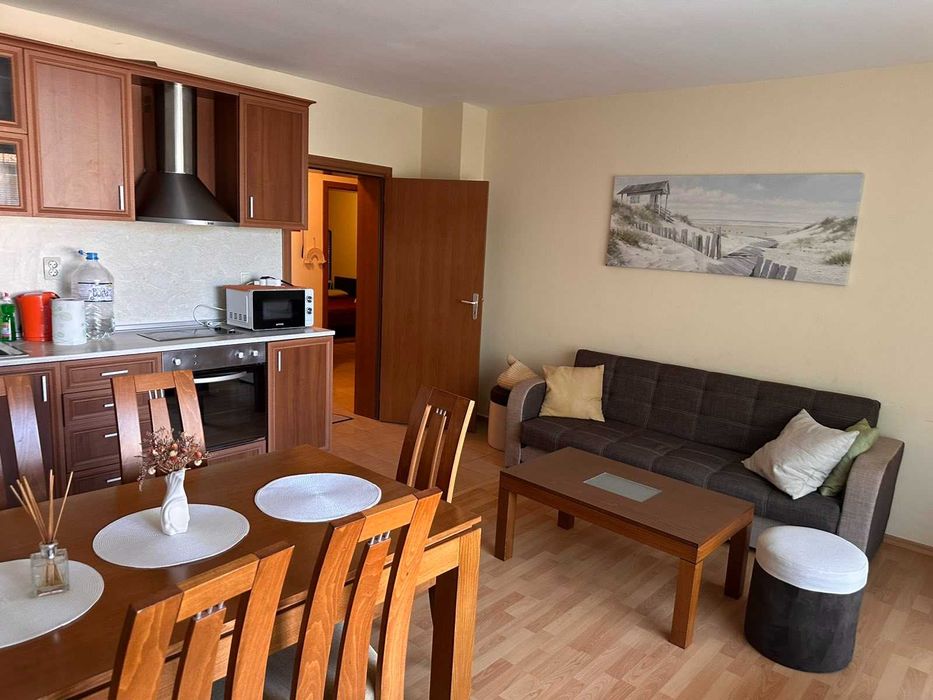 Тристаен с паркомясто в к-с Ривиера парк - к.к. Златни пясъци