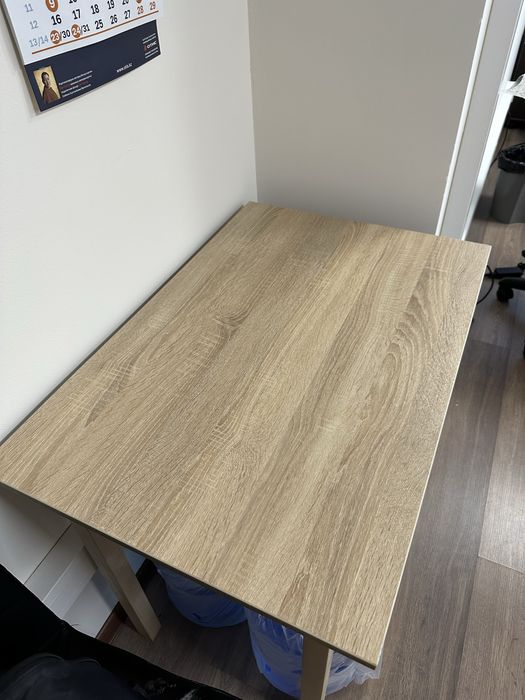 Продаётся обеденный стол