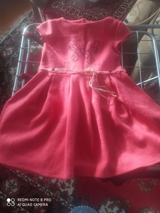 Продам платья на девочку