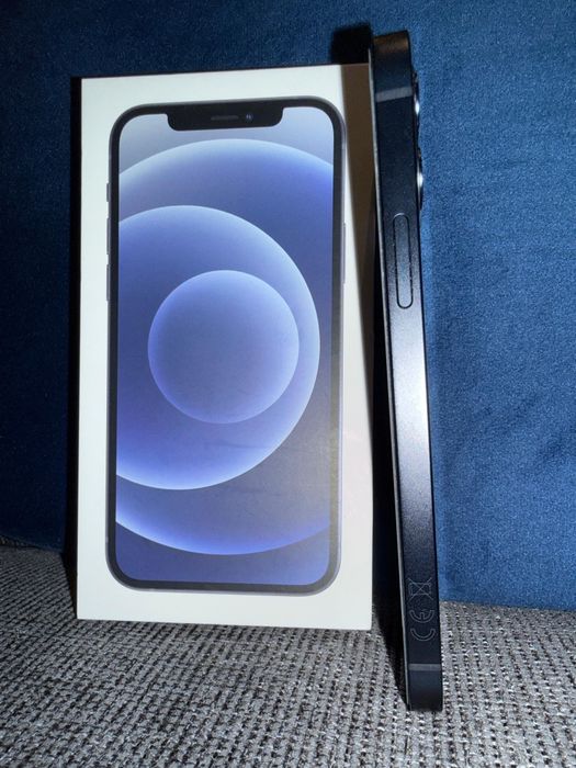 Vând iPhone 12 Black + Încărcător original și huse