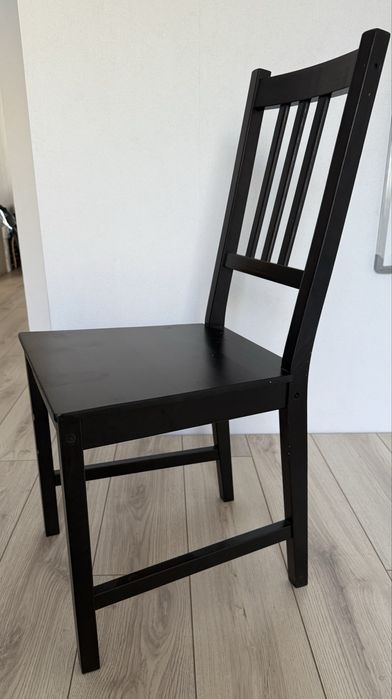Стулья STEFAN IKEA черного цвета из массива дерева