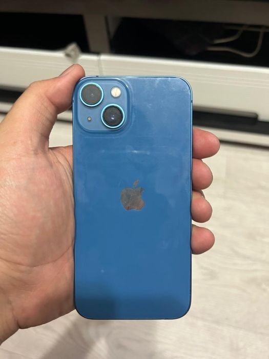 Продам айфон 13