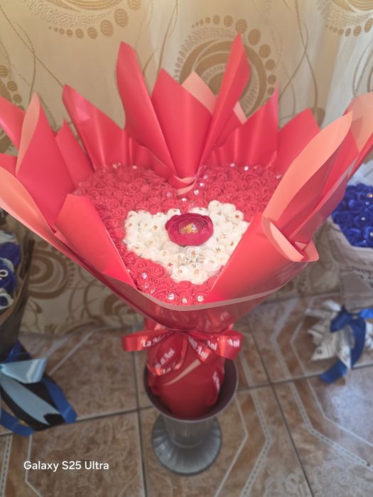 Buchet 101 mini de spuma roșii
