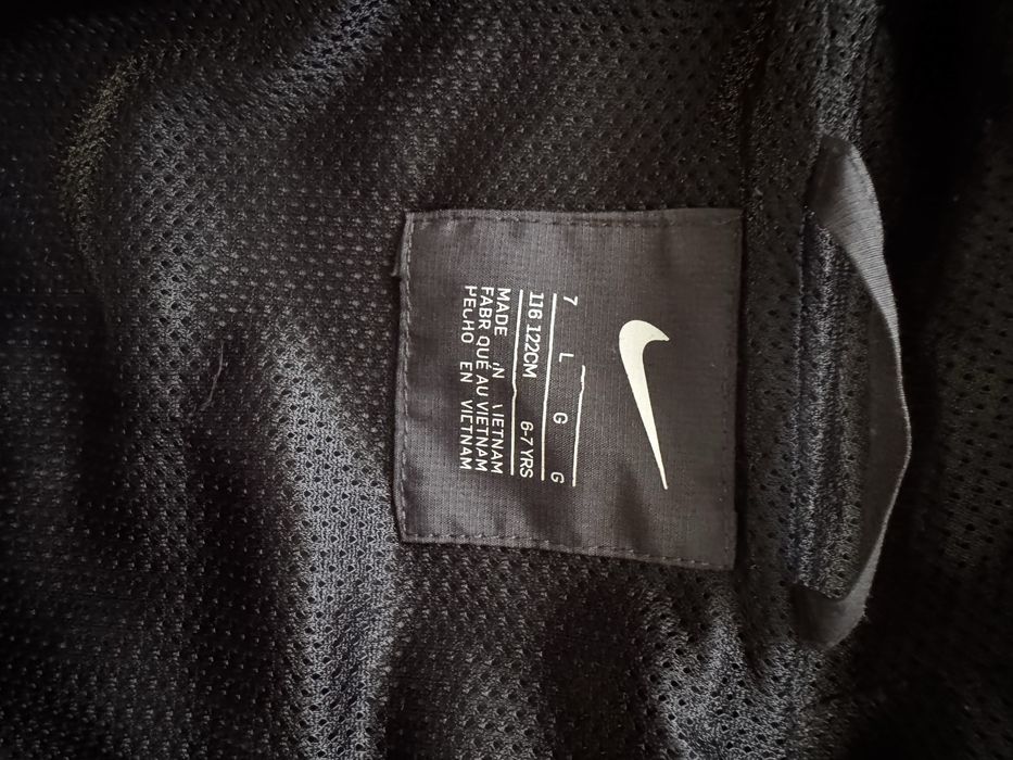 Продам ветровку Nike для мальчика