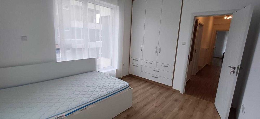 Тристаен Апартамент в Смирненски