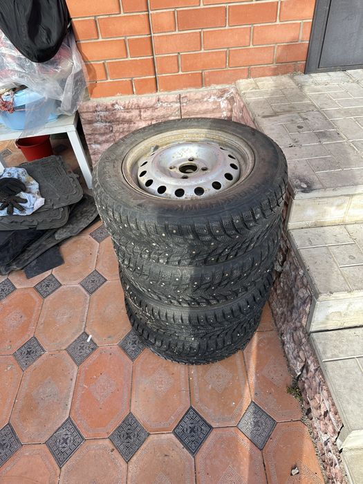 Продам шины 185/ 65/14 на ладу
