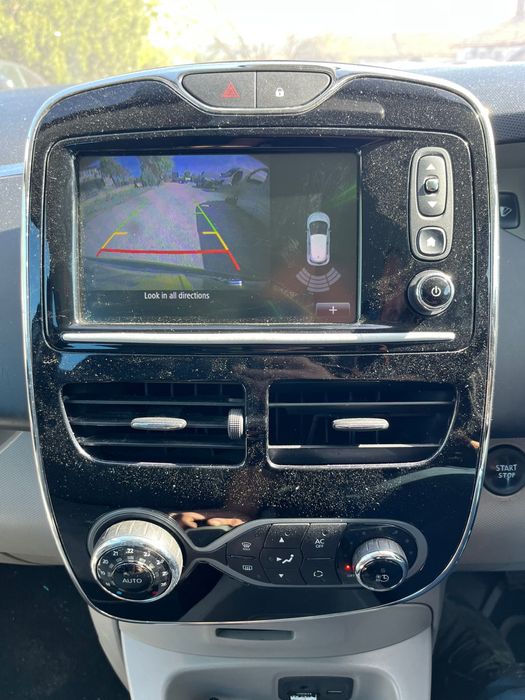 На части или цяло Renault Zoe 41 kwh 2014г дясна дирекция внос от Англия платено мито.