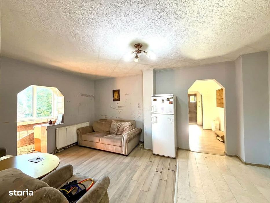 Apartament 3 camere , S= 70 mp , etaj 1 , Brădet