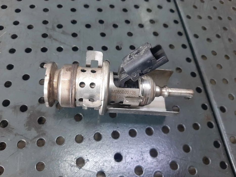 injector adblue 1.5cdti  yh01 opel vivaro c  citroen jumper  9813930180